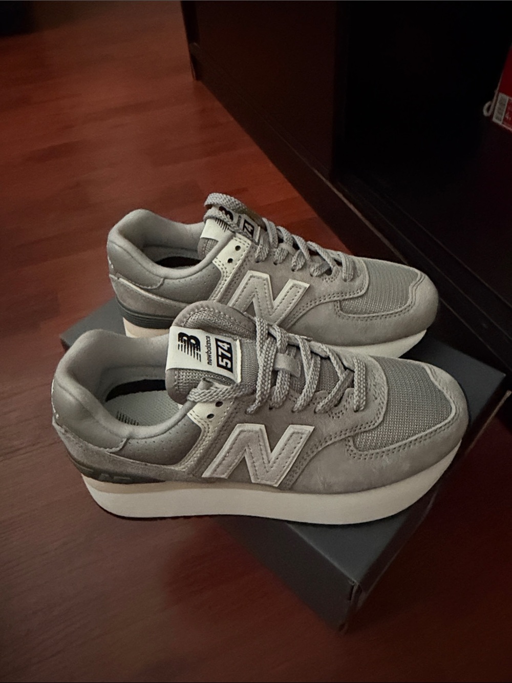 New Balance Gray and White Retro Runner - Picture 3 of 4